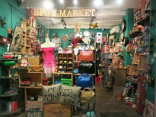Cửa hàng thời trang ở Haji Lane