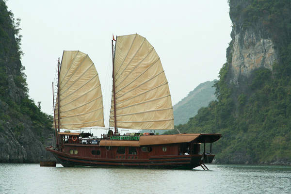 Tour du thuyền Hạ Long