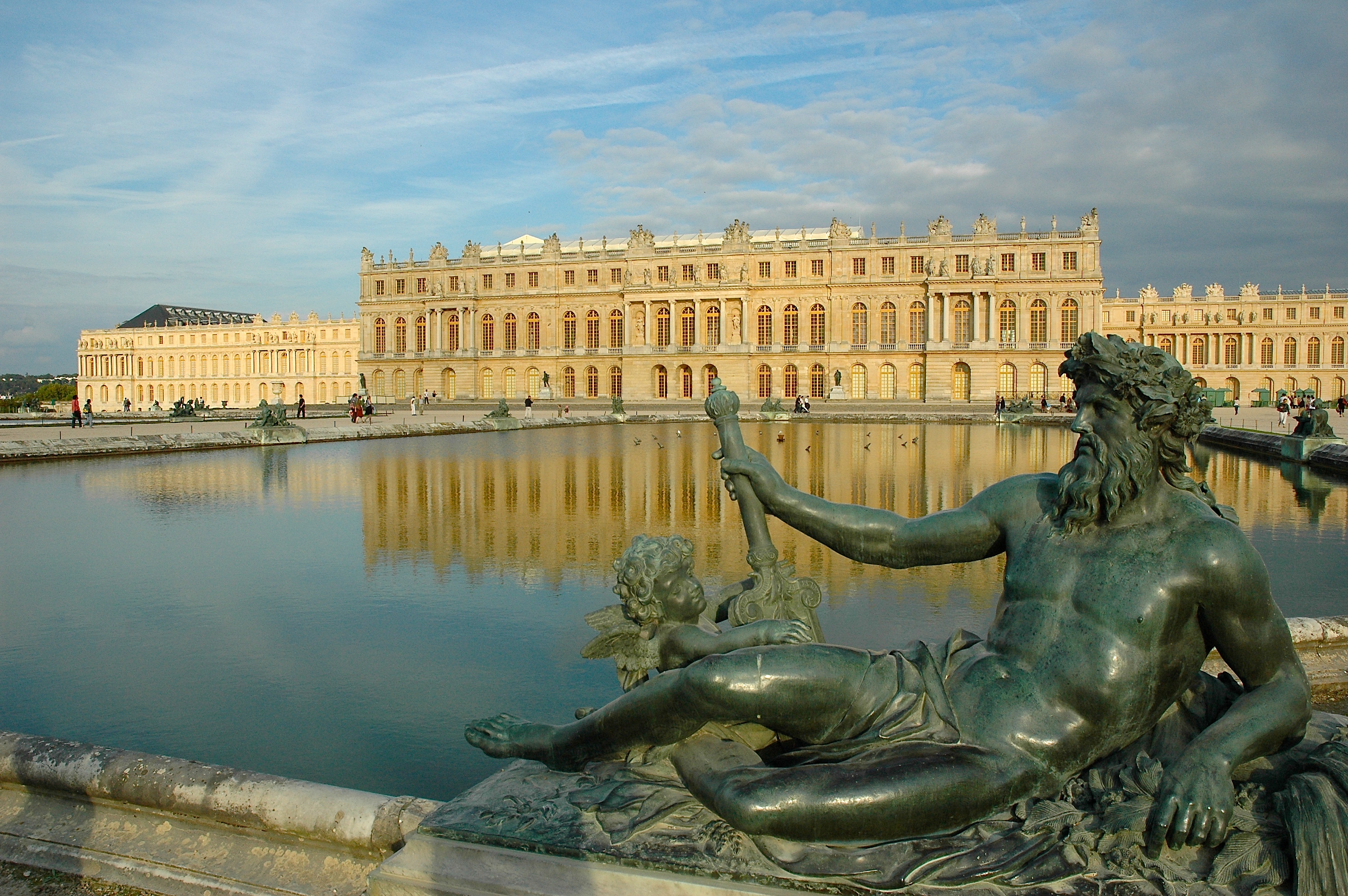 Lau dai Versailles 