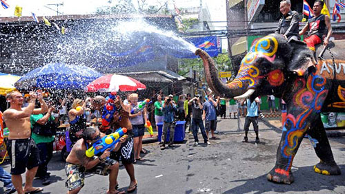 Lễ hội té nước Songkran Thái Lan