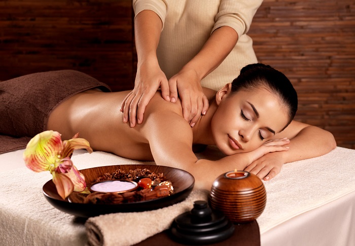 Massage Thái cổ truyền