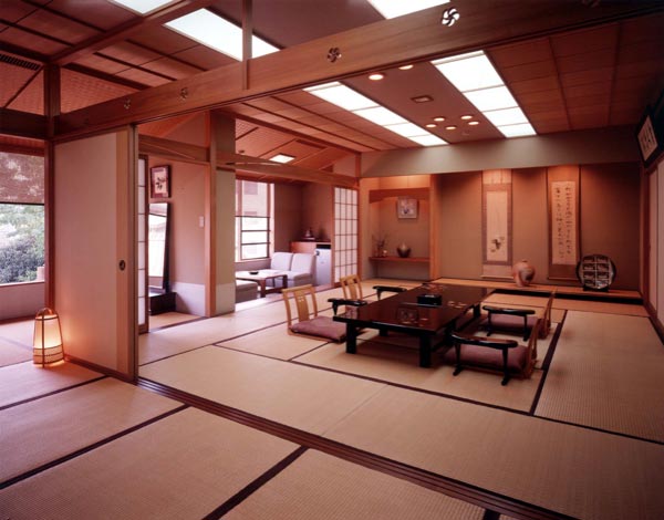 Ngu tren san chieu Tatami