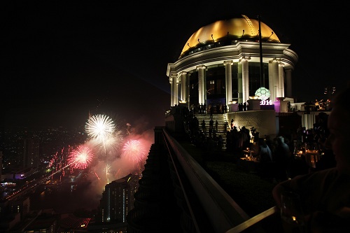 Quả cầu rơi ở Lebua