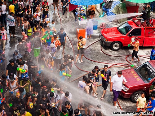 Tết té nước Songkran
