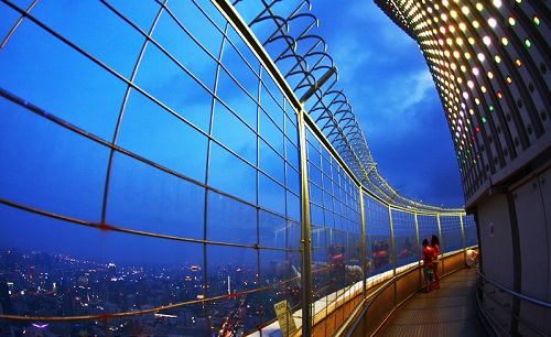 Ngam nhin Bangkok tu Baiyok Sky
