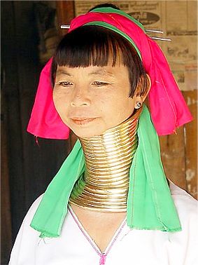 Tuc deo vong co o bo toc Kayan Myanmar