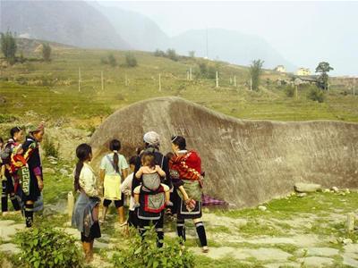 Bãi đá cổ huyền bí ở Sa Pa