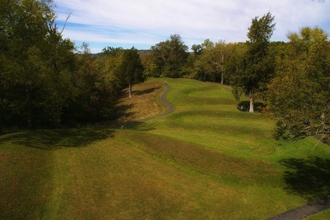 Bí ẩn gò rắn đang là mối quan tâm của các nhà khảo cổ học Bí ẩn gò rắn đang là mối quan tâm của các nhà khảo cổ học