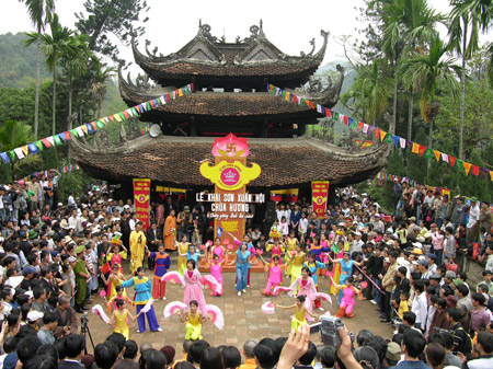 du lich chua huong