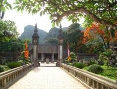 Hoạt động du lịch Ninh Bình tiếp tục khởi sắc