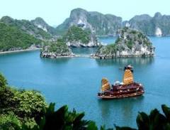 Vịnh Hạ Long “ bức tranh “ tuyệt đẹp của Việt Nam