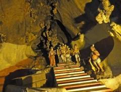 Chiêm ngưỡng vẻ đẹp huyền ảo của động Batu, Malaysia
