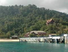 Tiomam nàng tiên rồng giữa lòng đại dương của Malaysia