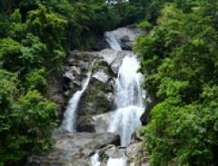 Khe Vằn, thác nước hùng vĩ tại Quảng Ninh