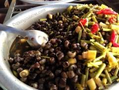 Đặc sản Đà Nẵng mít trộn, ốc hút đừng bỏ qua.