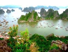 Hạ Long, góc nhìn lạ từ núi Bài Thơ