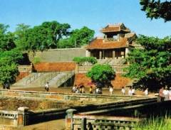 Hành trình về hoàng cung - Huế