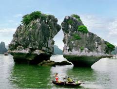 Hòn Trống Mái nét biểu tượng vịnh Hạ Long 