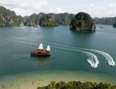 Vịnh Hạ Long - 1 trong 5 thiên đường nhiệt đới hàng đầu châu Á