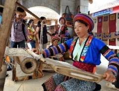 Triển lãm làng nghề truyền thống các dân tộc Việt Nam