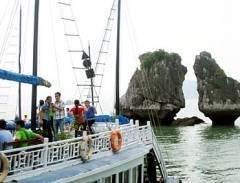 Một ngày trên Vịnh Hạ Long