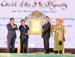 Thành nhà Hồ đón nhận bằng Di sản văn hóa thế giới