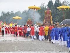 Quảng Ninh: Khai hội đình Trà Cổ năm 2012