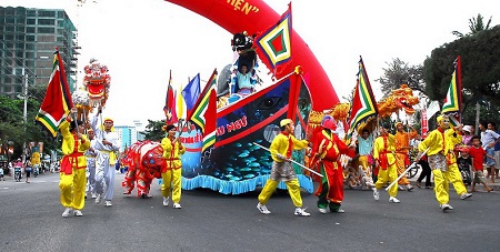 hop bao gioi thieu festival Bien 2013