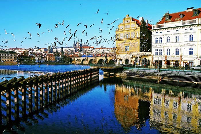 Thành Cố Praha