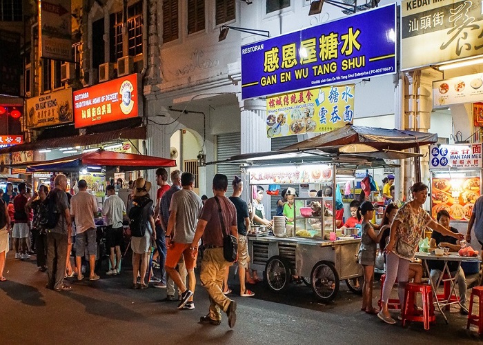 Thưởng thức ẩm thực đường phố nổi tiếng tại Penang Street