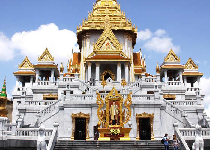 Chùa Phật Vàng Wat Tri Mit linh thiêng