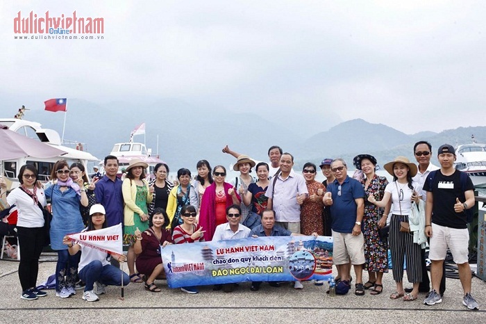 Hồ Nhật Nguyệt