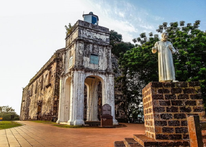 Nhà thờ cổ St. Paul: