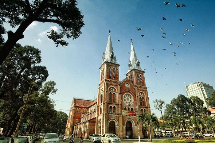 Tour du lịch miền Nam 4 ngày từ Hà Nội thăm nhà thờ Đức Bà