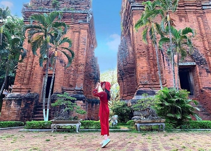 Tham quan tháp Đôi Quy Nhơn