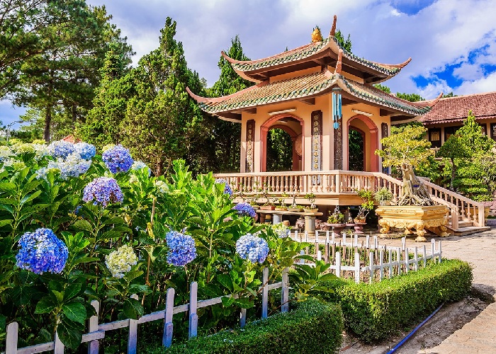 Thiền Viện Trúc Lâm chống linh thiêng giữa lòng Đà Lạt