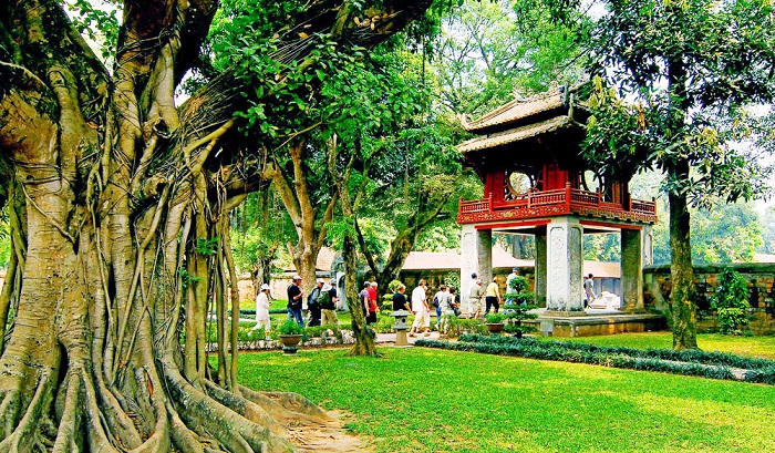 Thăm Văn Miếu Quốc Tử Giám