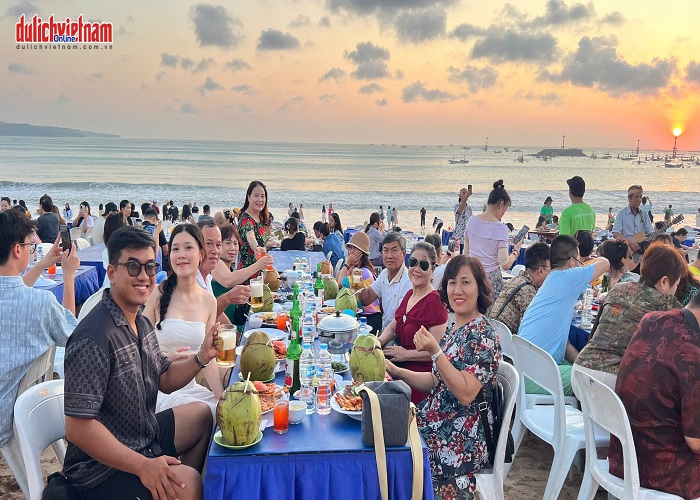 Du Lịch Bali 4N3Đ: HCM - Cổng Trời Handara - Đền Ulun Danu - Bãi Biển Jimbaran, Tặng Bali Swing + Hotel 4*, Vietnam Airlines