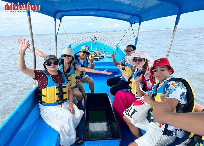 Du Lịch Bali 4N3Đ: HCM - Cổng Trời Handara - Đền Ulun Danu - Bãi Biển Jimbaran, Tặng Bali Swing + Hotel 4*, Vietnam Airlines