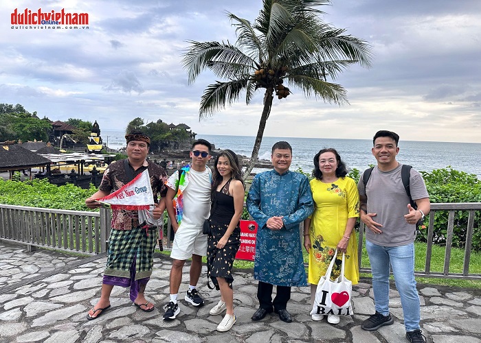 Du Lịch Bali 4N3Đ: HCM - Cổng Trời Handara - Đền Ulun Danu - Bãi Biển Jimbaran, Tặng Bali Swing + Hotel 4*, Vietnam Airlines