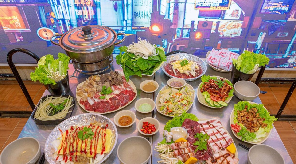 Lẩu bò Ba Toa Đà Lạt nổi bật với hương vị đậm đà, thịt bò mềm thơm, chinh phục mọi thực khách.