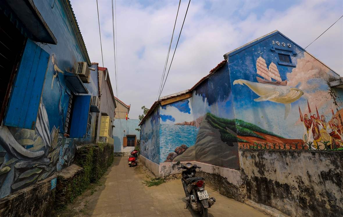Làng Bích Họa Cảnh Dương - làng chài rực rỡ sắc màu và bình yên ven biển