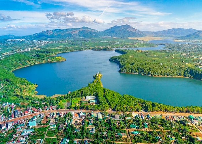 Tour Tây Nguyên 3N2Đ: Từ Đà Nẵng - Măng Đen - Kon Tum - Pleiku, Xe Ô tô