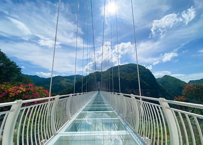 Du Lịch Miền Bắc: Đà Nẵng - Sơn La - Điện Biên - Mộc Châu - Cầu Kính Bạch Long 4 Ngày, VMB + KS 2,3*