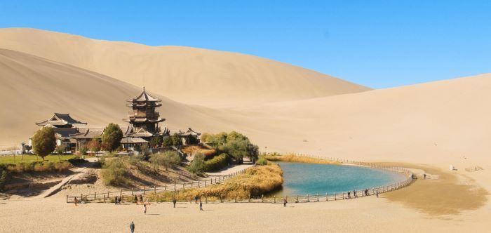 Cảnh đẹp ở sa mạc Đan Ba Cát Lâm ai nhìn cũng mê mẩn