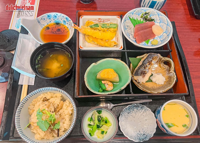 Tour Nhật Bản 5N4Đ mùa hè: Từ HCM - Tokyo - Núi Phú Sĩ - Thủy Cung Kamogawa, Bay Vietjet Air + KS 3, 4*