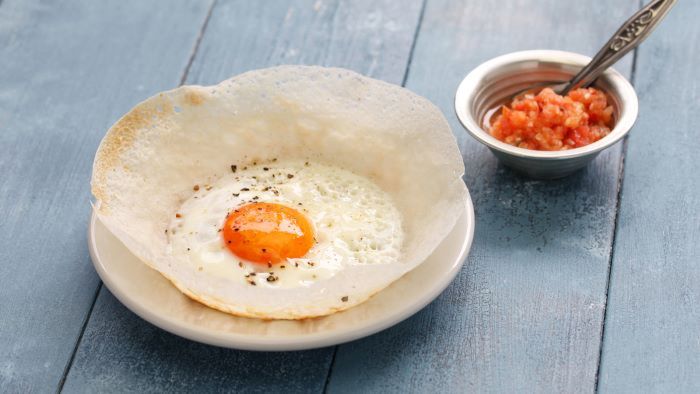 Bánh Appa chế biến theo hình chiếc bát nhỏ rất độc đáo