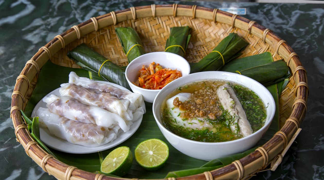 Bánh cuốn Cao Bằng với hương vị đặc trưng, dai mềm là món ăn không thể bỏ qua.