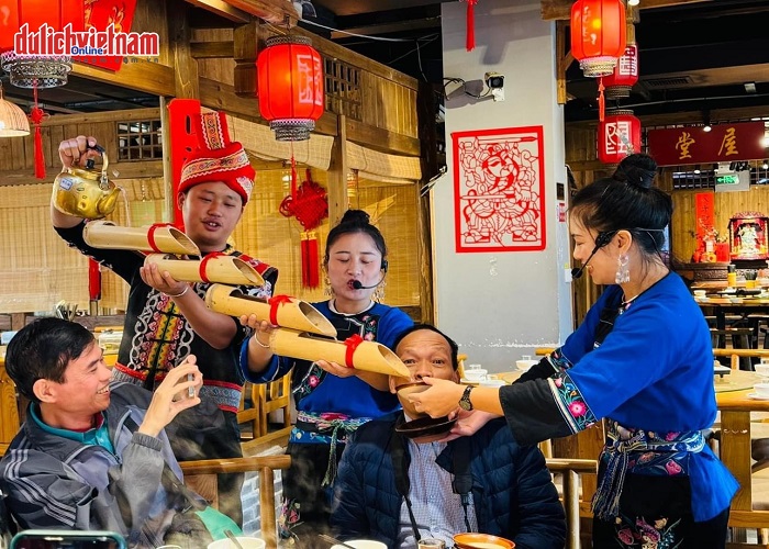 Tour Trung Quốc 6N5Đ: Từ HCM - Trùng Khánh - Qúy Châu, Bay Air China + KS 4*