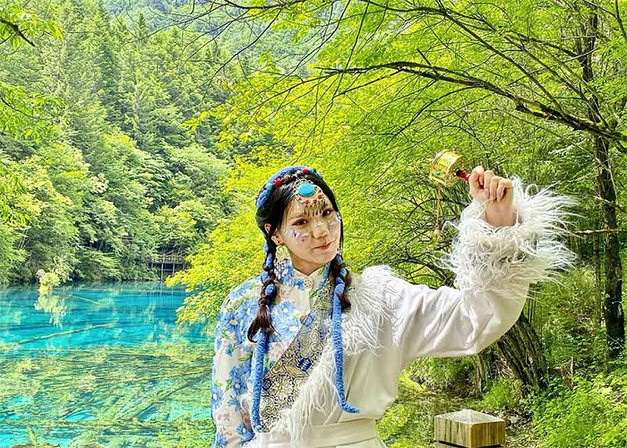 Tour Trung Quốc 6N5Đ: Từ HCM - Thành Đô - Cửu Trại Câu - Công Viên Gấu Trúc - Đô Giang Yển, Bay Sichuan Airlines + KS 4*